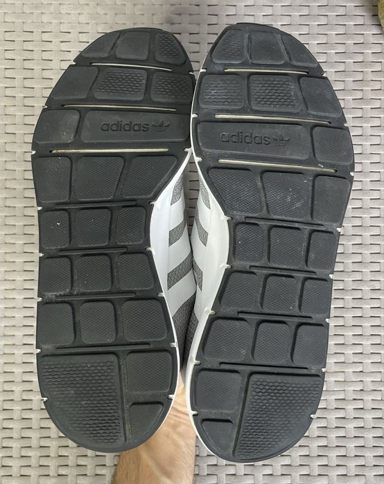 Adidas Swift Run кроссовки 44 размер беговые серые оригинал
