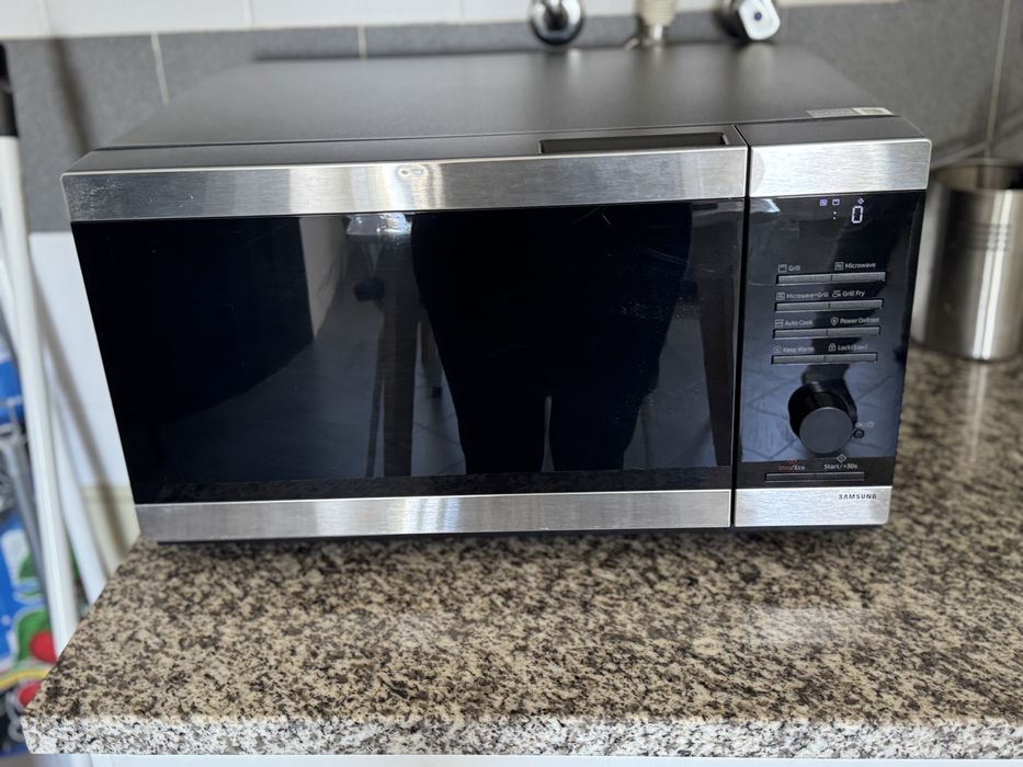 Micro-Ondas Com Grill Fry Samsung Mg32dg4524ctel Preto 32L