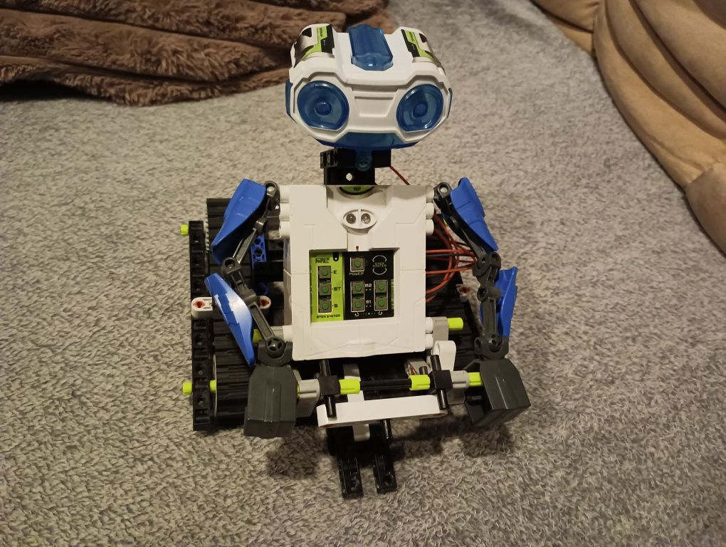 Clementoni RoboMaker robot zabawka edukacyjna