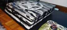 Playsation 4 pro, 1 tb, 1 comando, 4 jogos.como nova e original