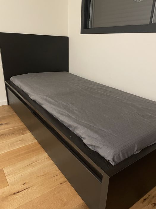 Cama solteiro com colchão - Modelo Malm Ikea