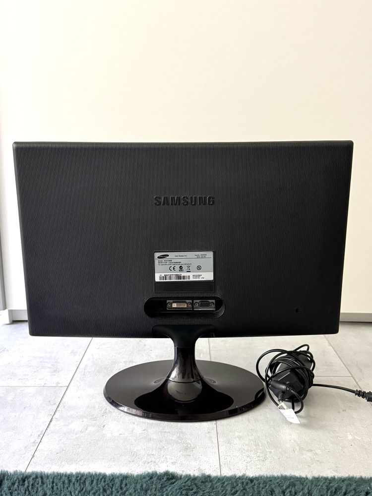 Monitor Samsung LS22C300 21.5 cala