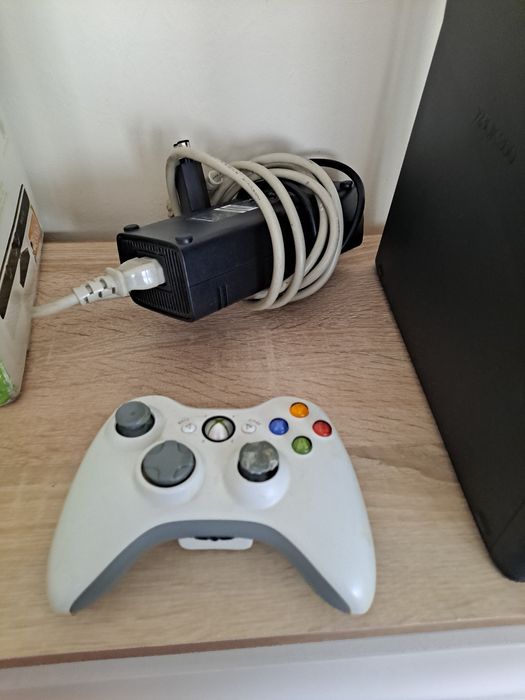 Konsola XBOX 360 RGH Slim 250GB +Pudełko