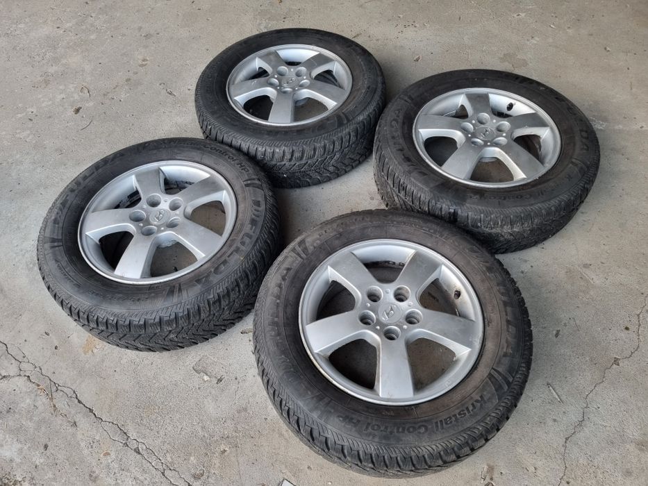 Alufelgi 16 opony zimowe 215/65/R16 5x114,3 Hyundai Tucson