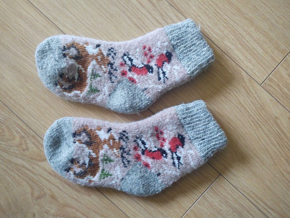 Nowe wełniane skarpety dziecięce