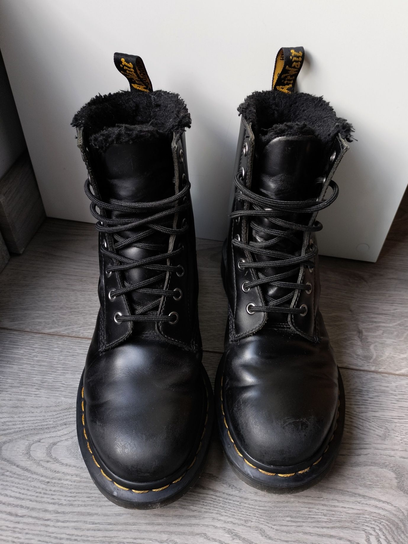 Czarne martensy zimowe buty dr. Martens 1460 Serena 39 z futerkiem
