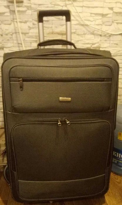 Продам  валізу .