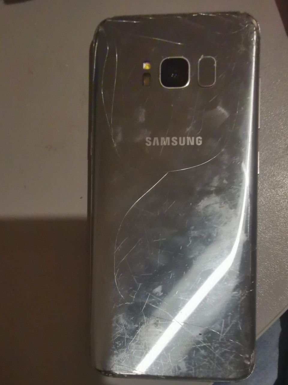 Samsung s8 uszkodzony wyswietlacz