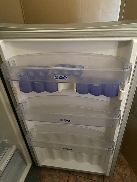 Холодильник Whirlpool ARC 42081