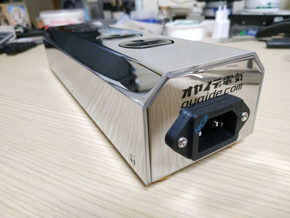 Дистриб'ютор Oyaide MTB-4 NEMA стандарт