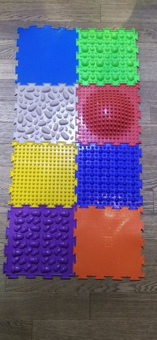 Ортопедичні масажні розвиваючі килимки.Ортопедические массажные коврик