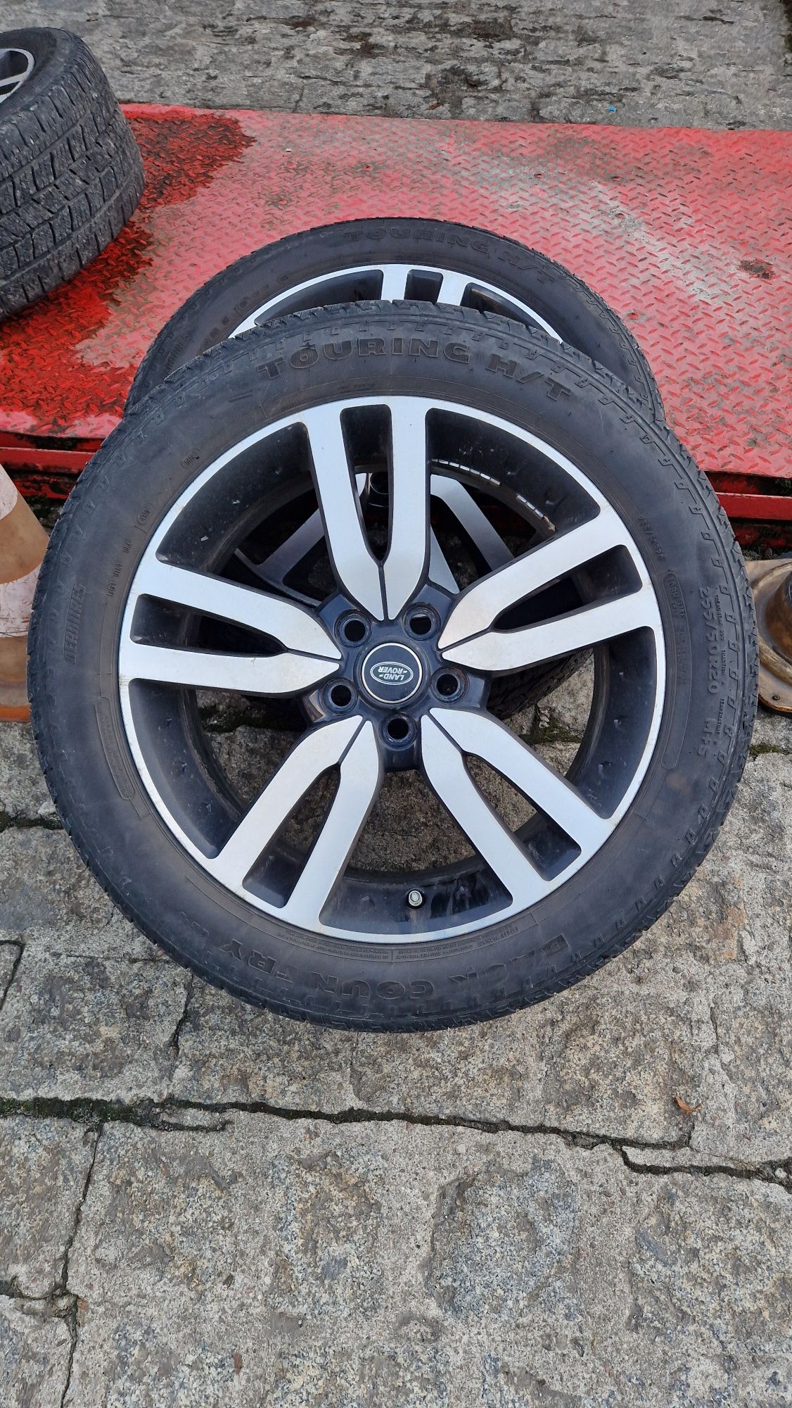 Felgi Land Rover 5x120 8,5x20 ET53 z oponami, czujnikami, nakrętkami