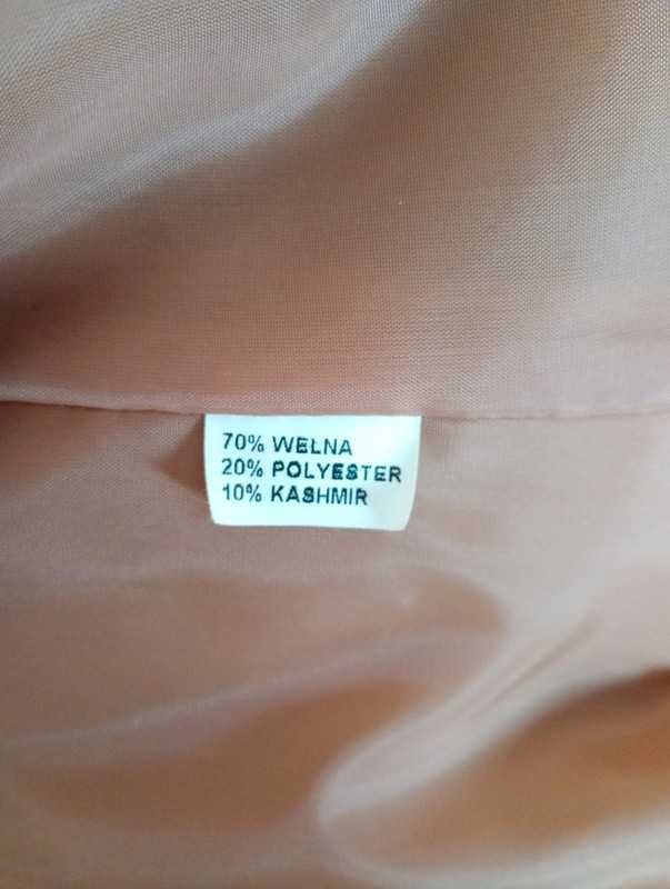 Krótki wełniany płaszczyk zimowy