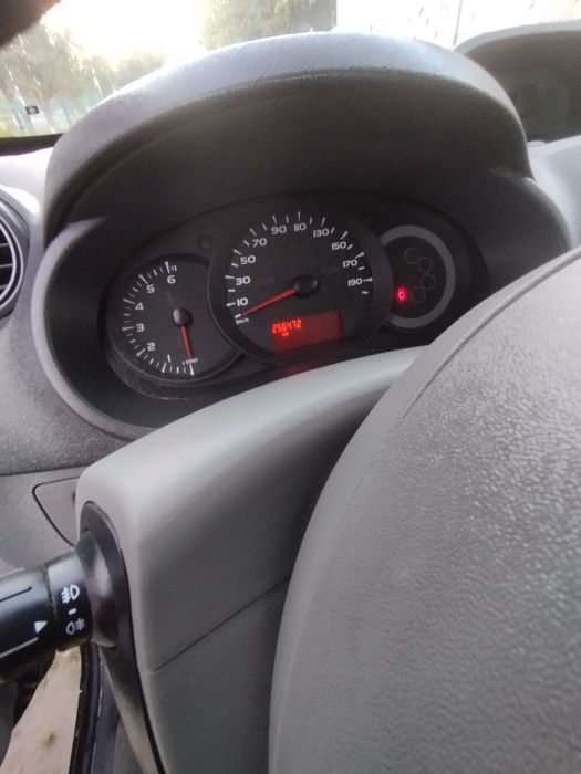 Продаж Рено кенго.