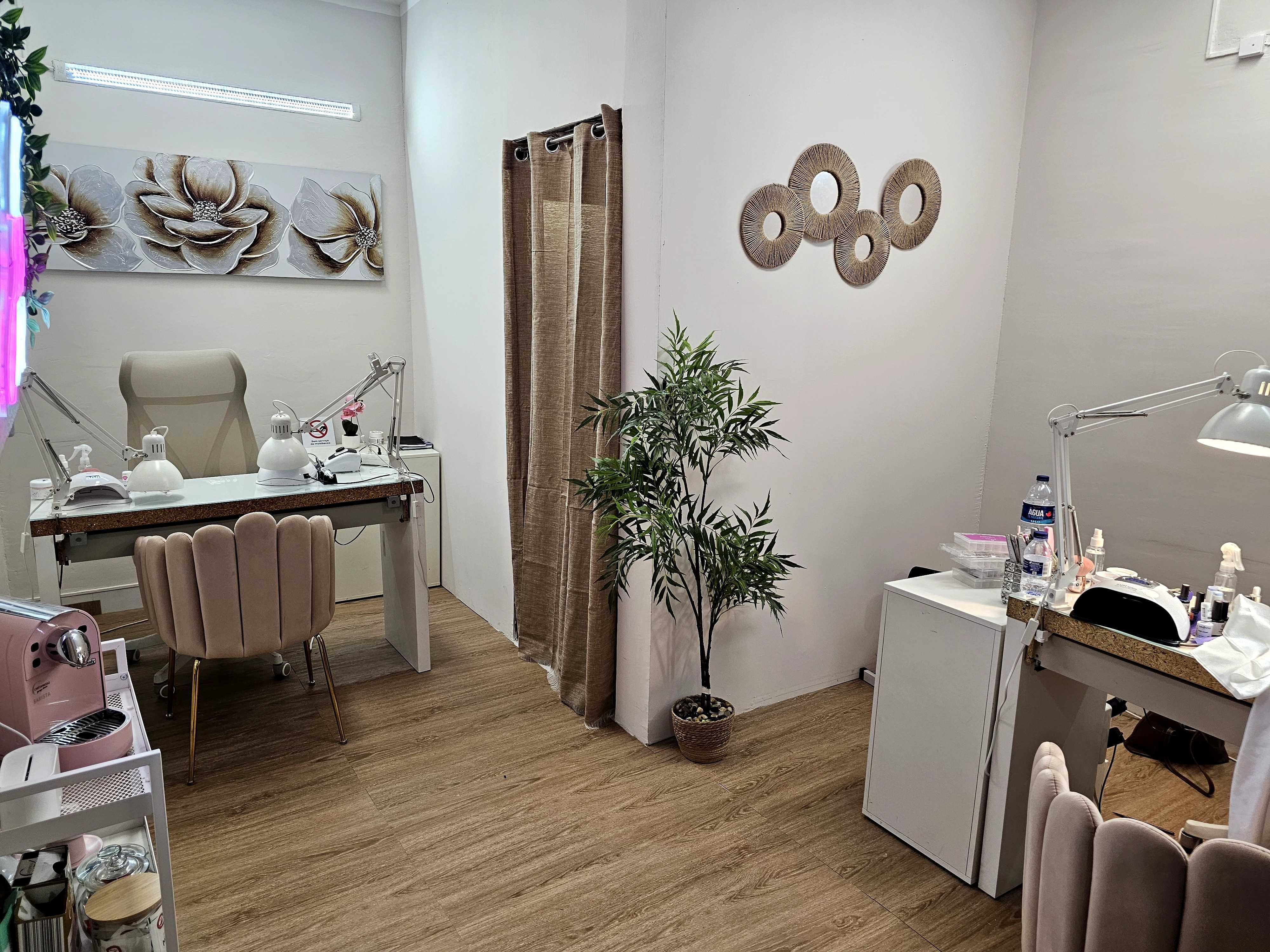 Alugo mesa para Manicure no quinta das conchas/lumiar
