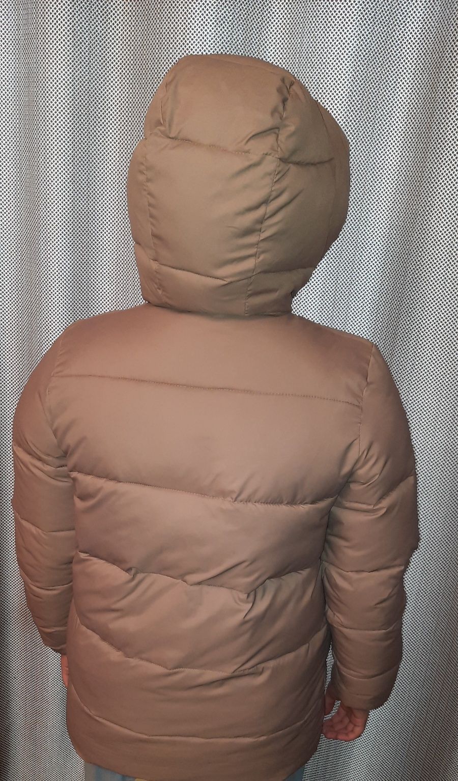 Зимняя курточка для девочки на р. 146-152 см.