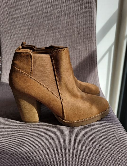 Botas camel Bershka