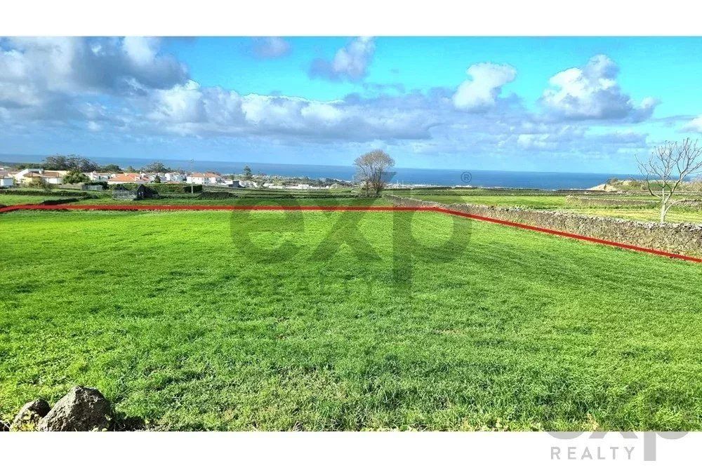 Terreno com Vista desafogada com o mar no horizonte – Rabo de Peixe