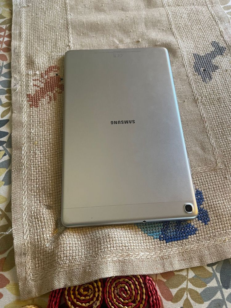 Tablet Samsung A SM-T510