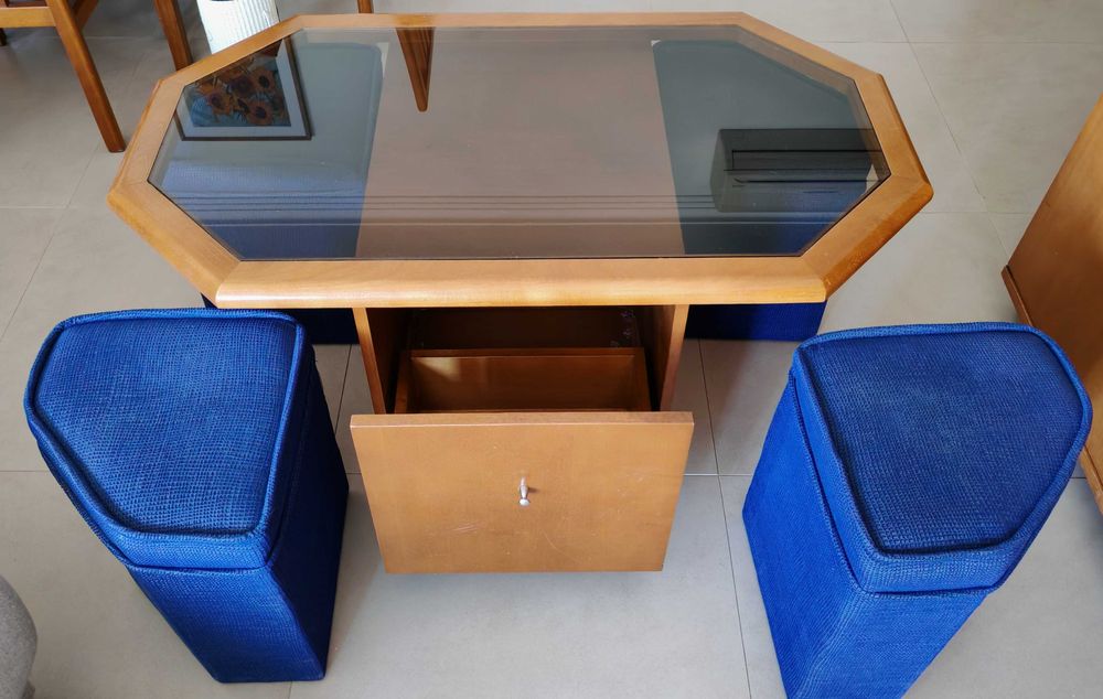 Mesa de centro sala de estar com 4 pufs