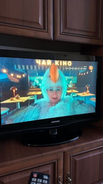Телевізор Samsung 73,5 на 48
