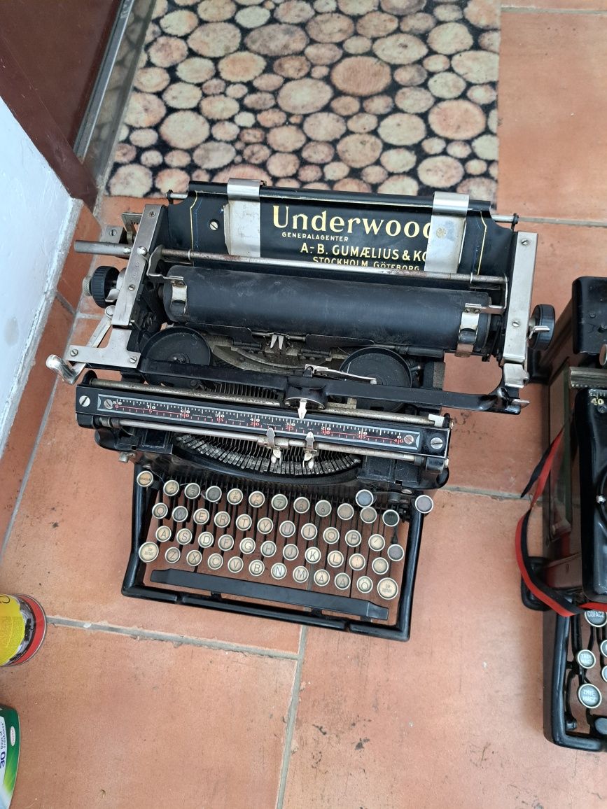 Maszyna do pisania stara