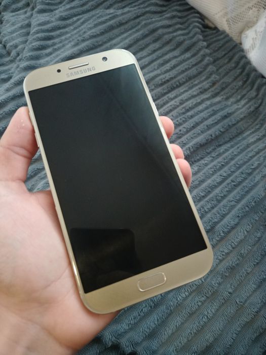 Продам Samsung galaxy A7