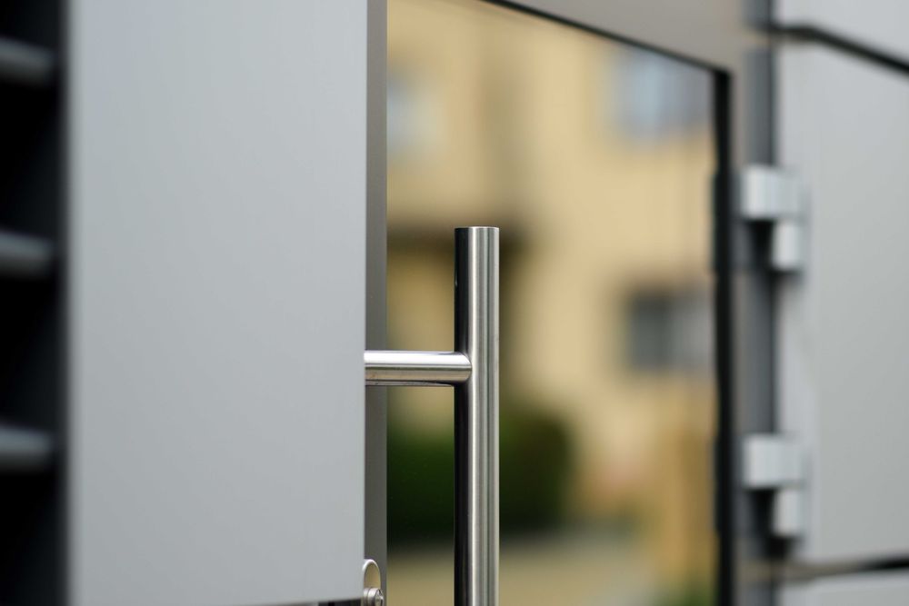 Drzwi aluminiowe ciepłe 1100 x 2100 pełne panelowe
