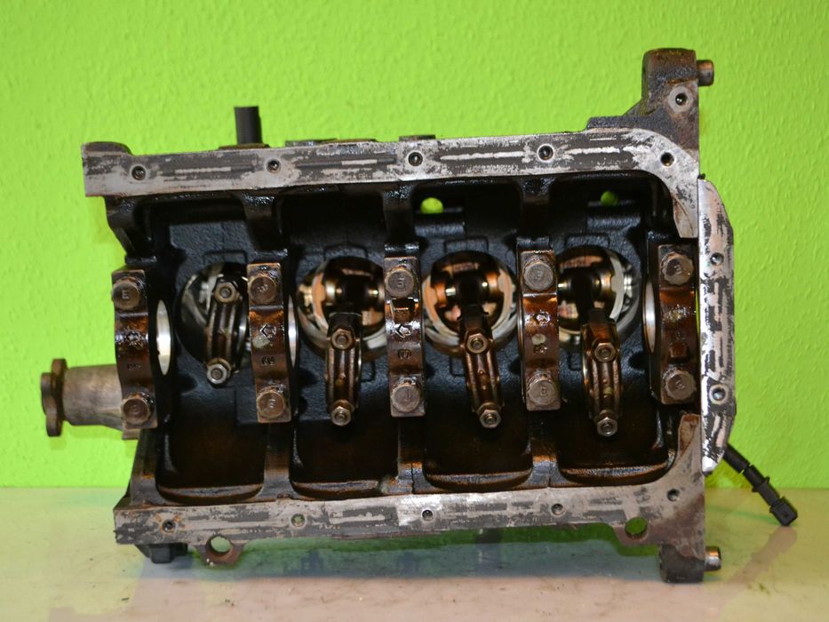 Blok silnika tłoki korbowody  KIA Picanto 1.1i  G4HD