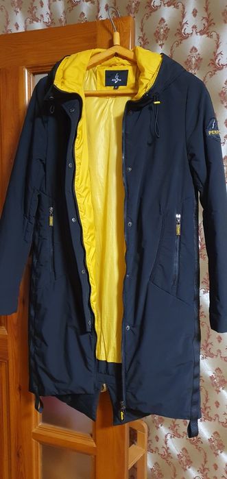 Куртка жіноча,подовжена.