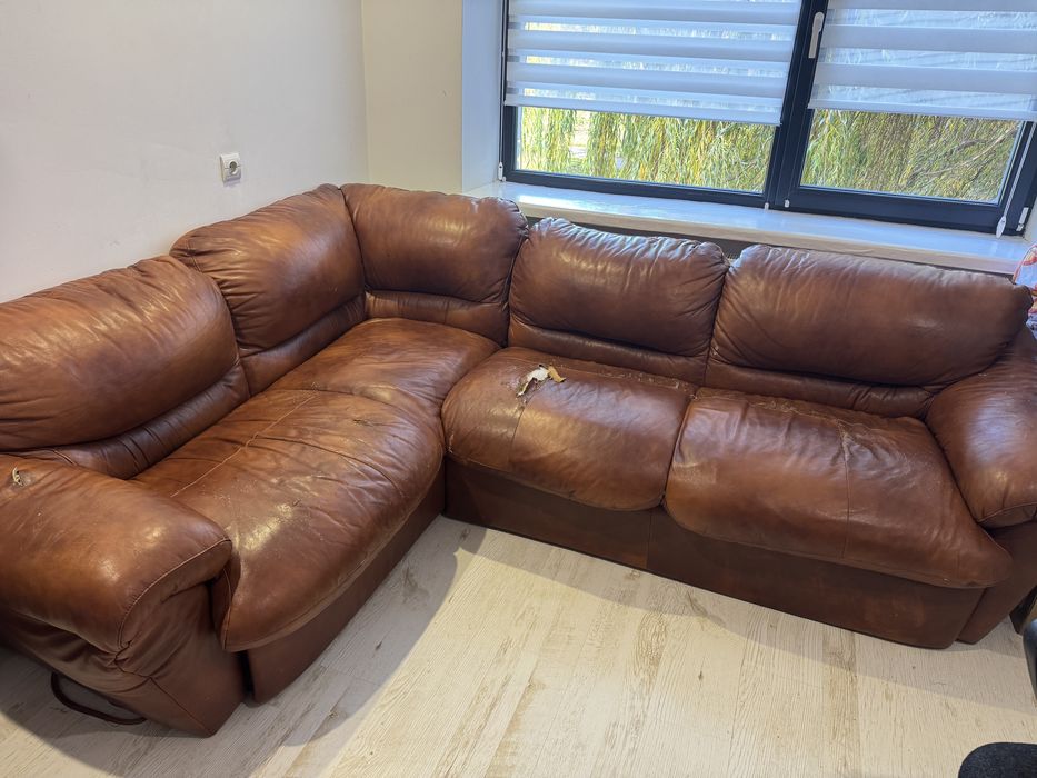 Продам диван  шкіряний в коричневому кольорі
