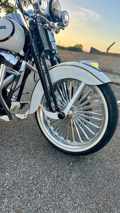 Harley Davidson Softail Springer Chican Style