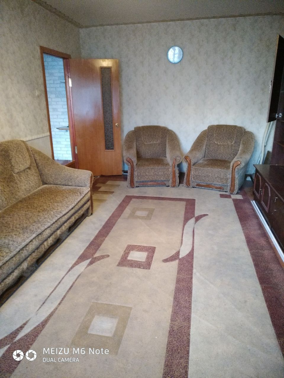 Сдам однокомнатную уютную светлую квартиру на первом этаже