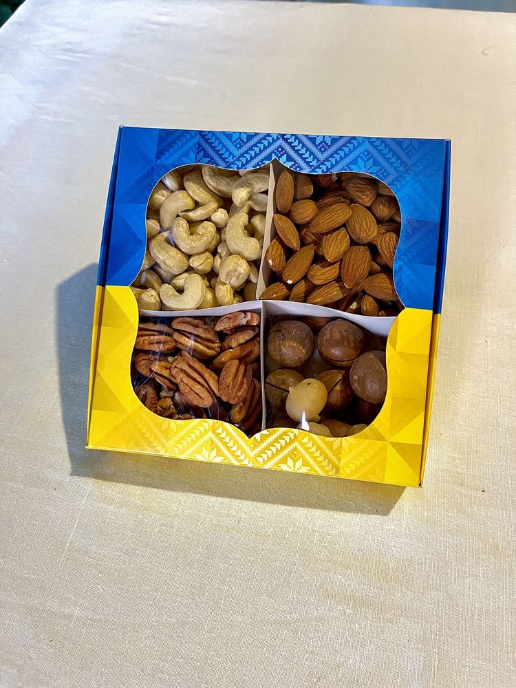 Подарункові набори горіхів (смачні та корисні смаколики)