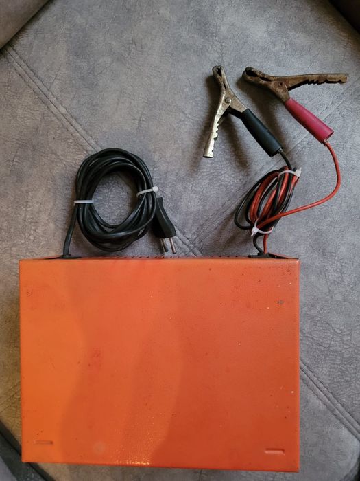 Ładowarka akumulatorowa prostownik Absaar BBL 1206 12V/6A.