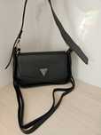 Damska torebka guess