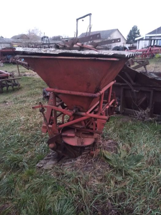 Розкидач добрив