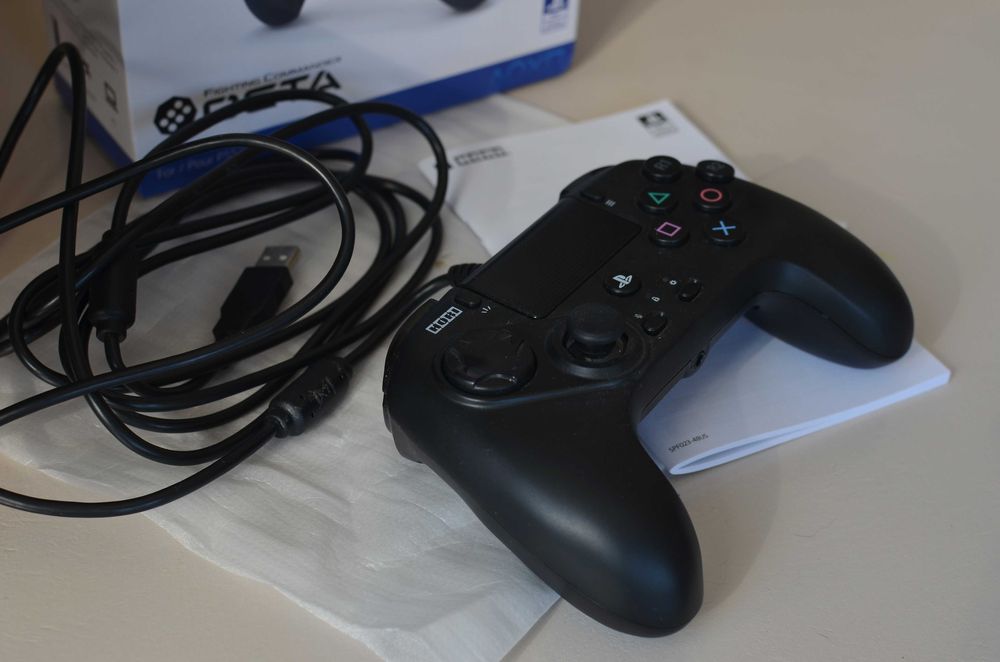 Контролер Hori Fighting Commander Octa для PS4/PS5/PC