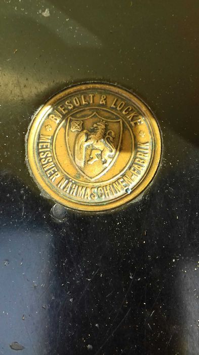 Раритетная швейная машинка SINGER, недорого.