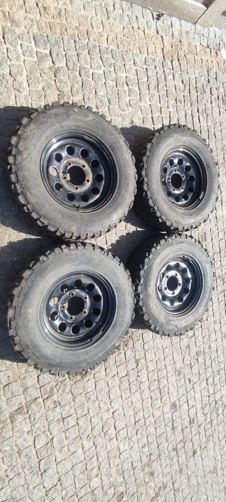 Jantes com pneus 215 80 r15