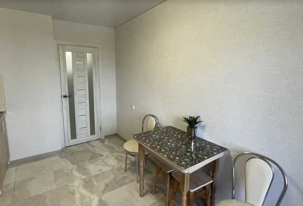 Сдам 3-х ком квартиру посуточно в Одессе по улице Жолио Кюри 64