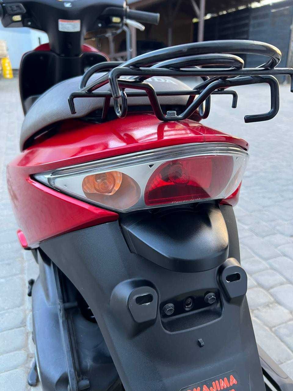 Скутер ІНЖЕКТОР Honda Dio AF 68 4-Т  тільки з КОНТЕЙНЕРА