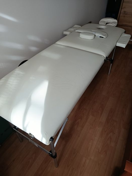 Składany stół do masażu.