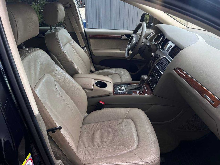 Продам сімейний автомобіль Q7 2013р.