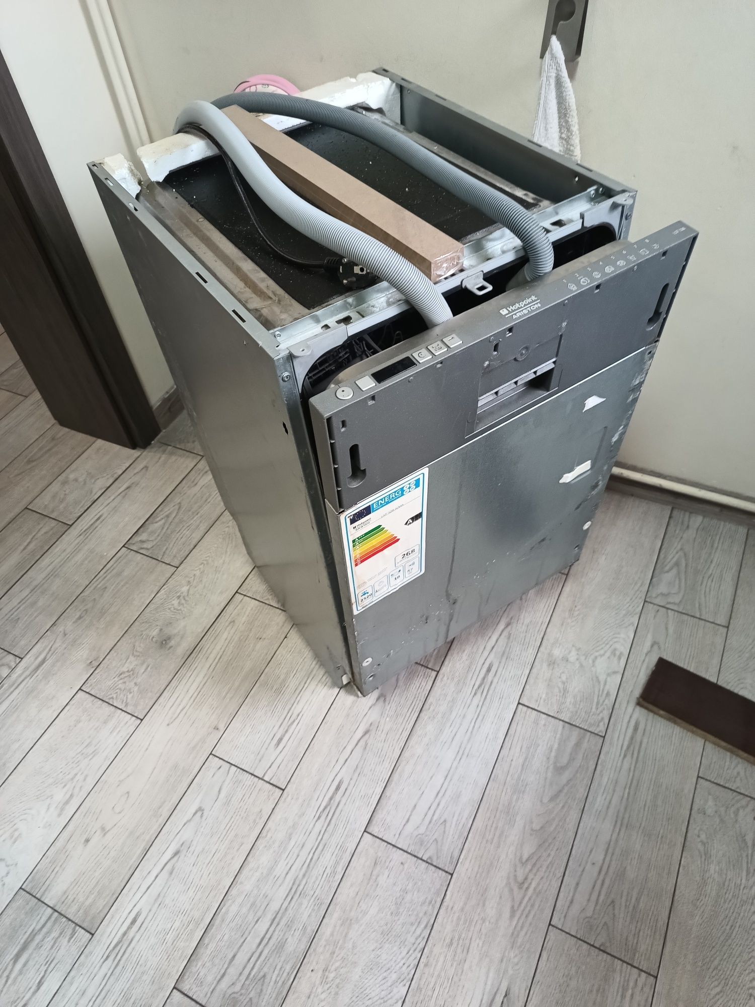 Zmywarka Hotpoint Ariston LST328