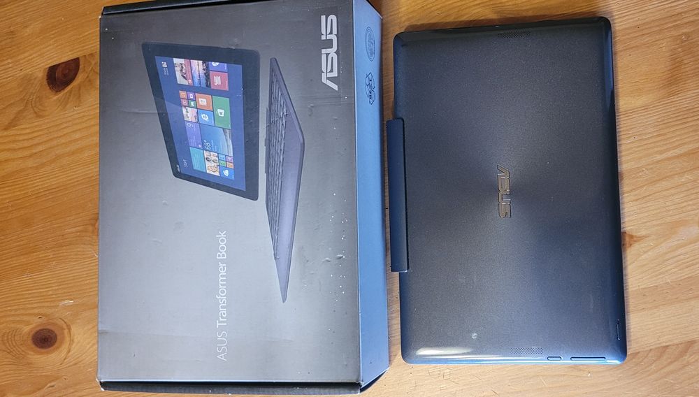 Tablet komputer transformer Asus T100TAL
