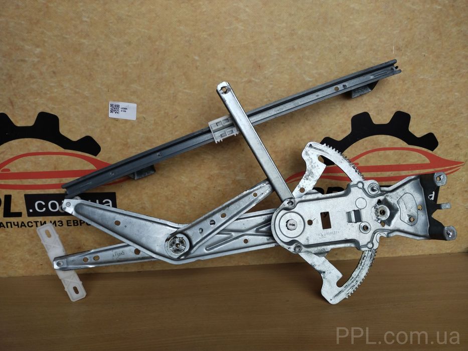 Opel Meriva A 2003-2010 стеклоподъемник передний левый 13230561