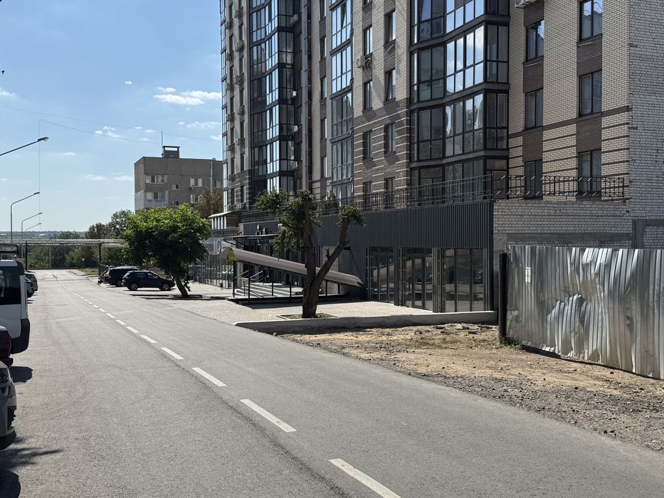 Оренда приміщення від70 до 300 м.кв вул. Молодіжна 2