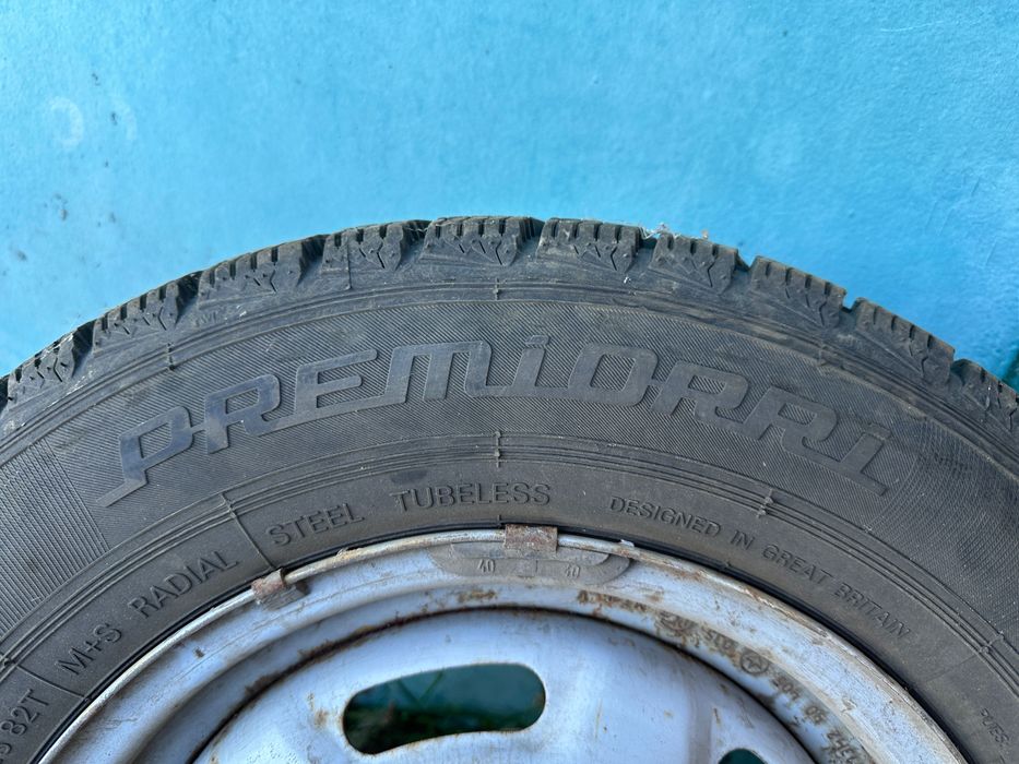 Продам диски с резиной зима 13