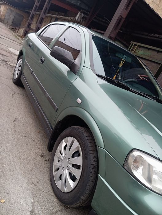 Опель Астра 2007 року